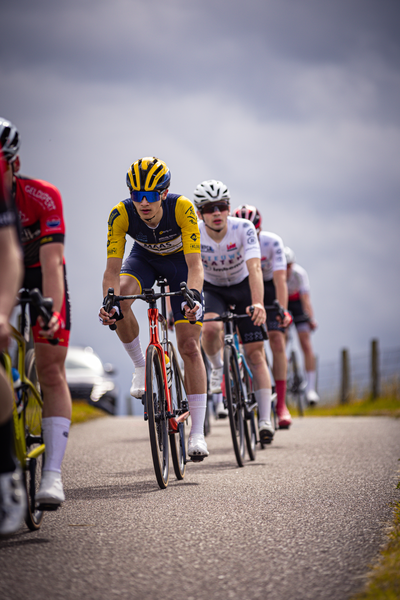 Junioren Mannen competing in the Nederlands Kampioenschap race.