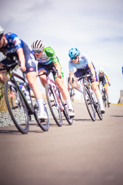 Junioren Dames compete in a race sponsored by Nederlands Kampioenschap.