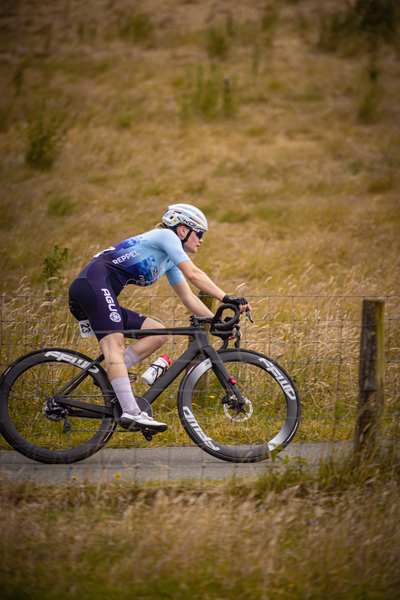 The Dutch Cycling Union holds a race in 2024 for women.