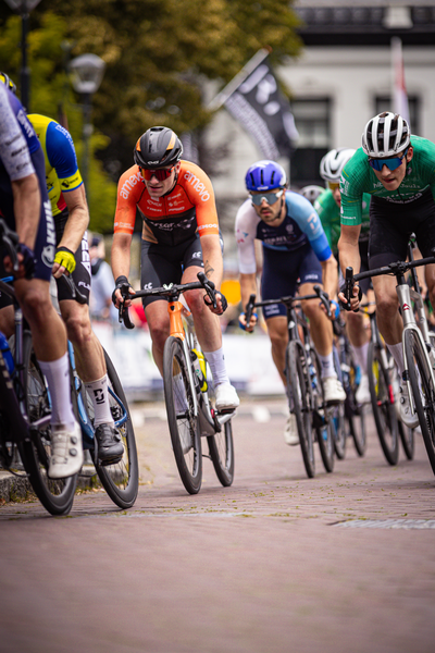 Several cyclists compete in the Midden Brabant Poort Omloop.