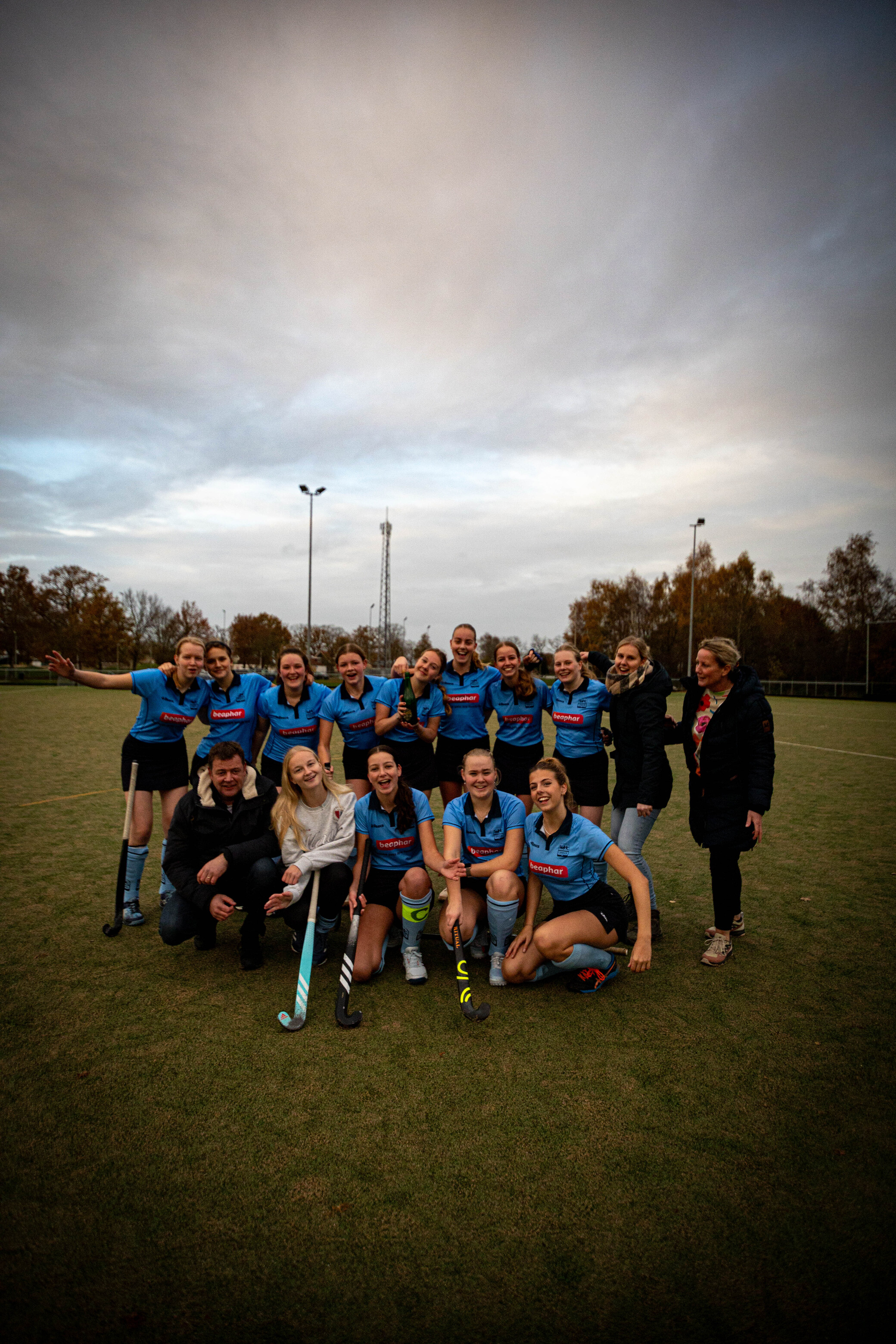 Hockey Team SMHC 19-11, Blue and Black uniforms, 10 people.