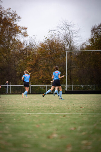 A girls hockey game between SMHC and the Blue team.