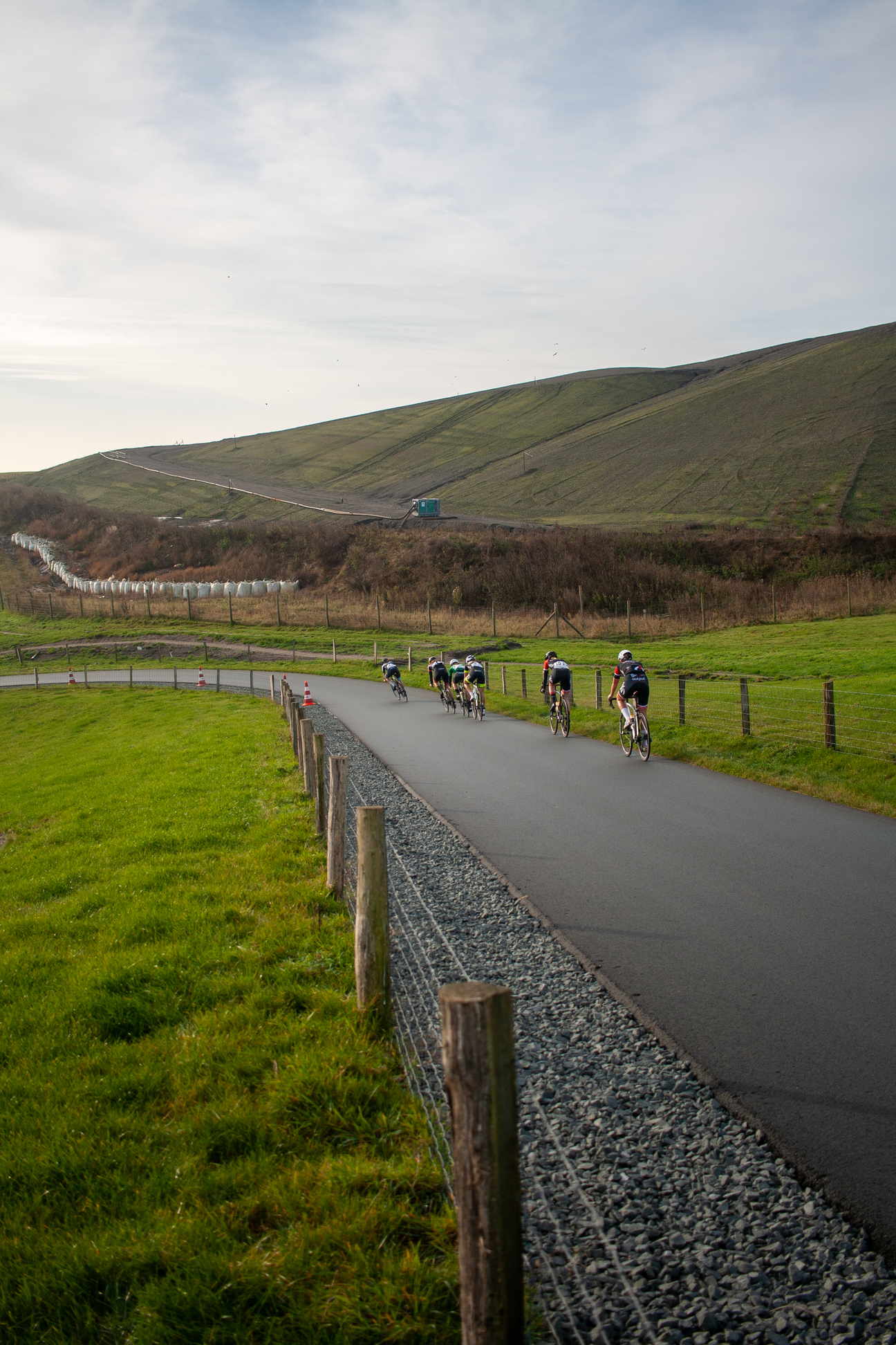 Wielrennen NK Nieuweling dames is a 2021 event in which several cyclists are participating.