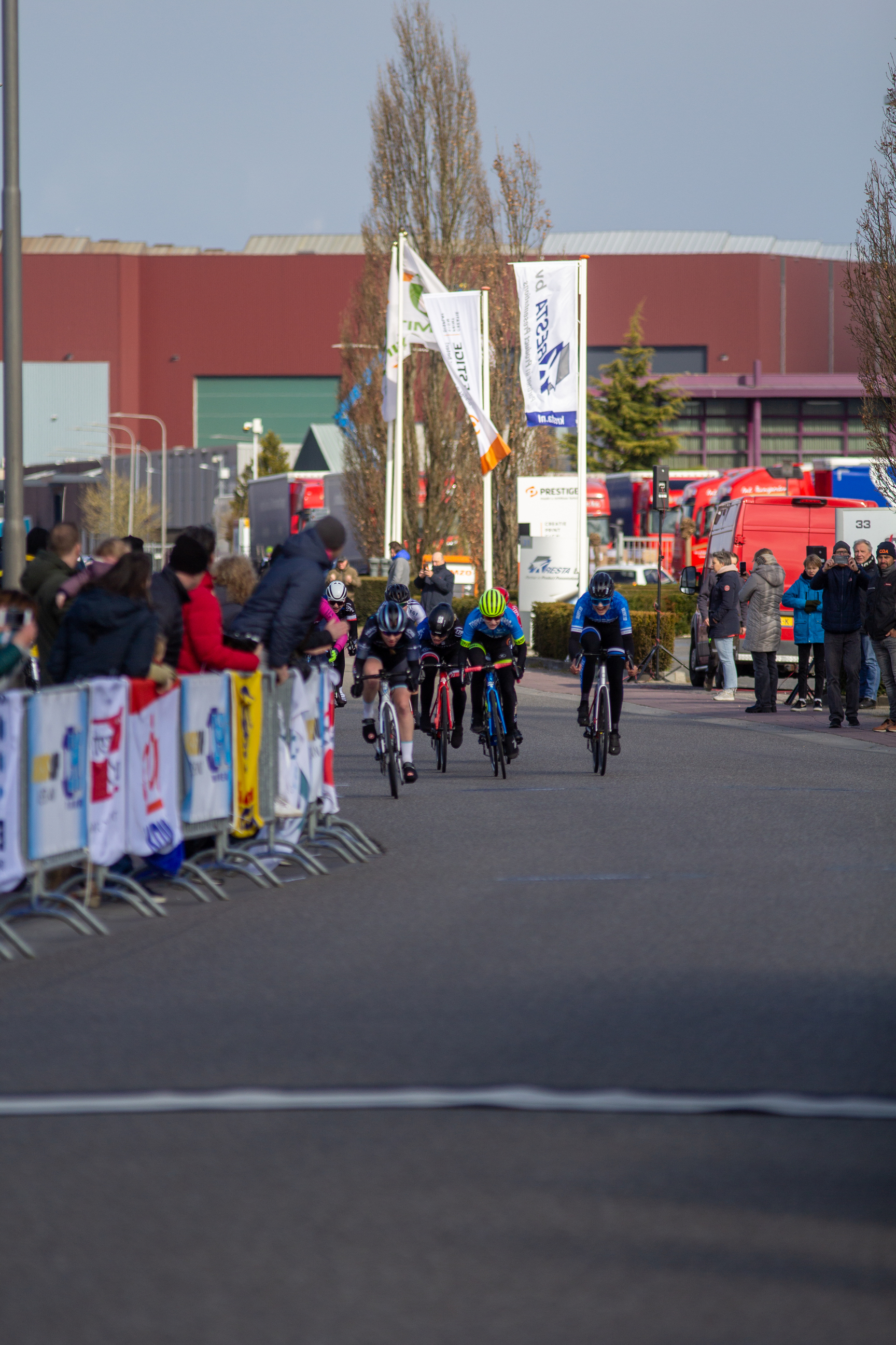 A cyclist's race in Overijssel with a banner saying Damen.